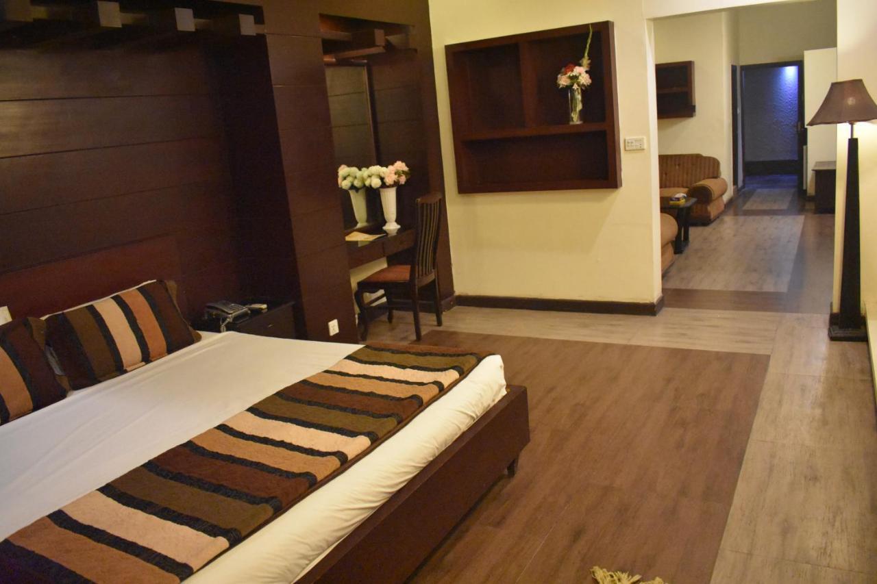 Hotel Royal Palace Rawalpindi Esterno foto